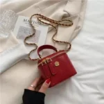 Mini sac à lain fashion avec chaine élégante rouge