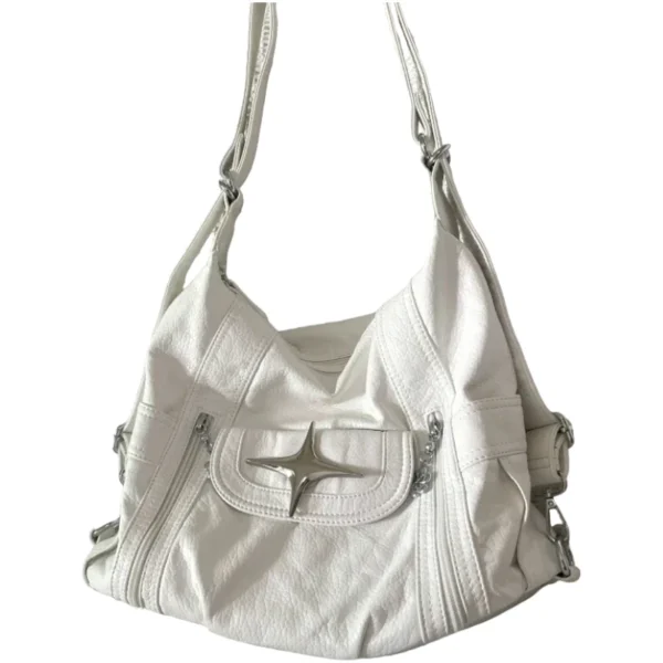 Sac-main-blanc-grande-capacité-style-punk-gothique-01 Sac à main blanc grande capacité, style punk gothique avec une étaoile à 4 branches.
