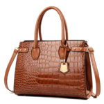 Grand sac à main effet peau de crocodile
