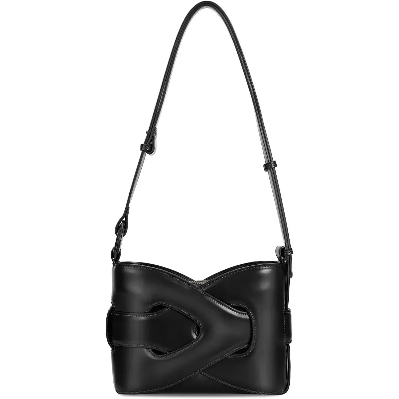 Mini sac à main tendance et élégant à bandoulière sur fond blanc