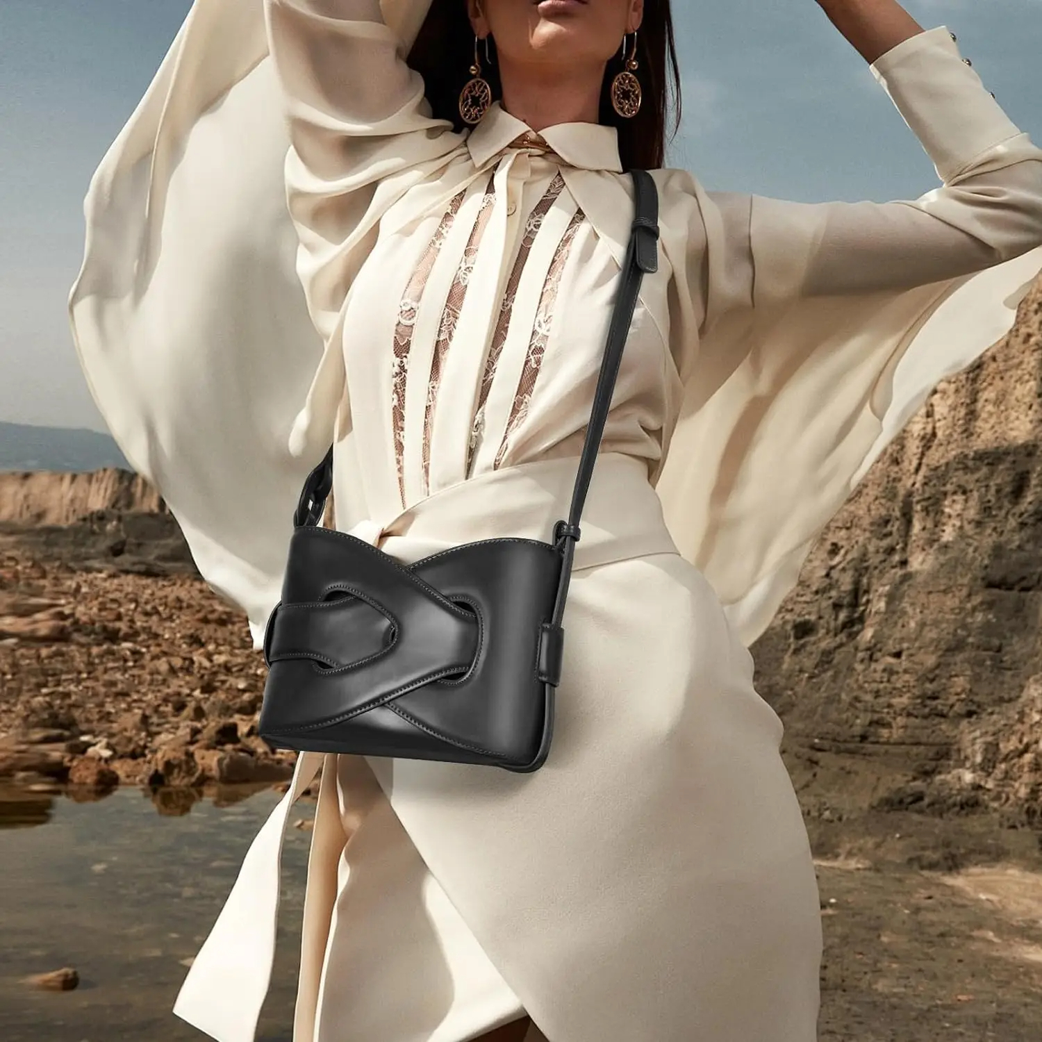 Mini sac à main tendance et élégant à bandoulière porté en bandoulière