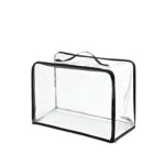 Rangement sac à main étanche et transparent sur fond blanc