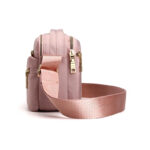 Sac à main ado rose et étanche à bandoulière vue de profil