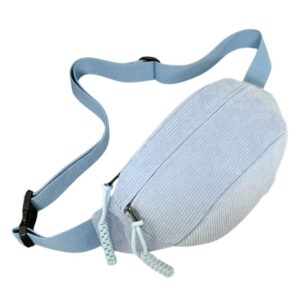 Sac à main banane tendance en velours sur fond blanc