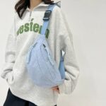 Sac à main banane tendance en velours