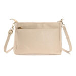 Sac à main beige à bandoulière en simili cuir souple vue de dos sur fond blanc