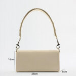 Sac à main beige en simili cuir tendance petit format, avec ses dimensions
