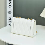 Sac à main blanc chic et élégant vue de dos