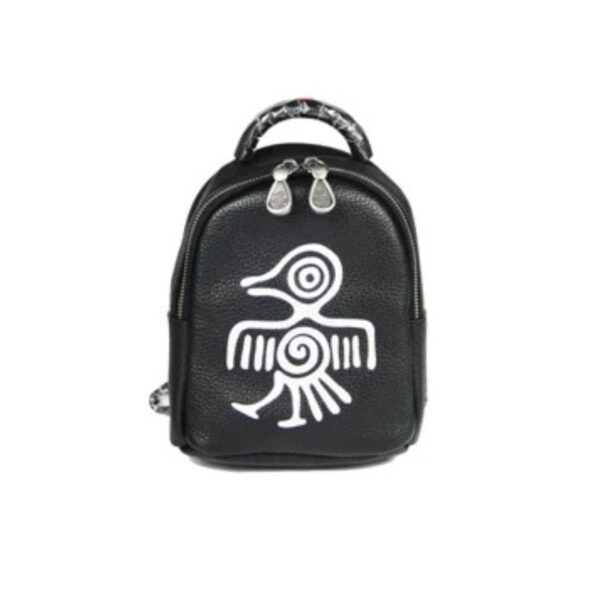 Sac à main à dos urbain avec motif sur fond blanc