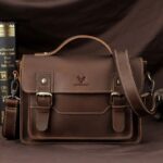 Sac à main homme cuir marron pratique et décontracté