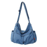 Sac à main en jean rétro style japonais sur fond blanc