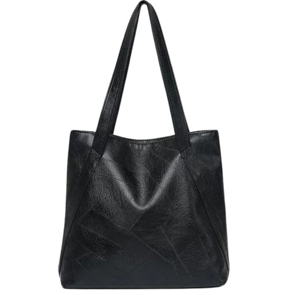 Sac à main lycée noir vintage et décontracté sur fond blanc
