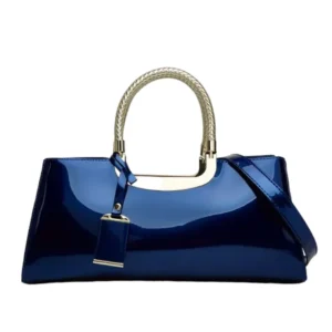Sac à main originale verni bleu avec décor en métal, idéal pour les soirées.
