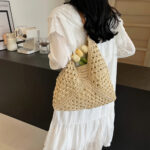 Sac à main paille avec lanière confortable avec des tulipes