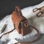 Sac à main vintage carré en simili cuir