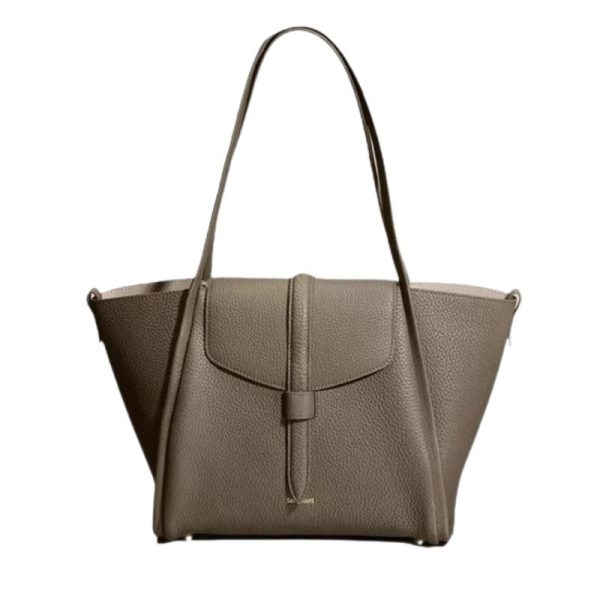 Grand sac à main luxueux et design sur fond blanc