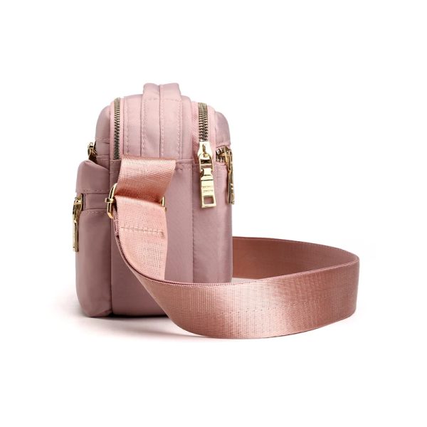 sac–main-ado-rose-etanche-bandouliere-02 Sac à main ado rose et étanche à bandoulière vue de profil