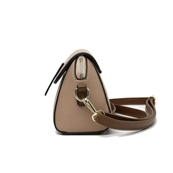sac-main-bandouliere-style-epure-03 Sac à main bandoulière au style épuré