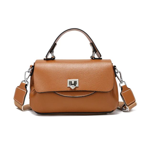 sac-main-cuir-femme-luxueux-raffine-03 Sac à main cuir femme luxueux et raffiné sur fond blanc
