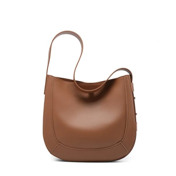 sac-main-marron-robuste-durable-01 Sac à main marron robuste et durable sur fond blanc