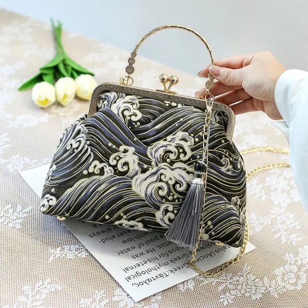 sac-main-original-vintage-tissu-02 Sac à main original et vintage en tissu de couleure grise