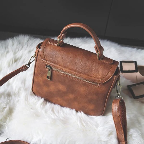 sac-main-vintage-carre-simili-cuir-02 Sac à main vintage carré en simili cuir