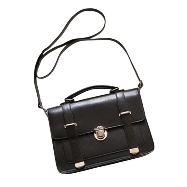 sac-main-vintage-charme-classique-01 Sac à main vintage au charme classique sur fond blanc